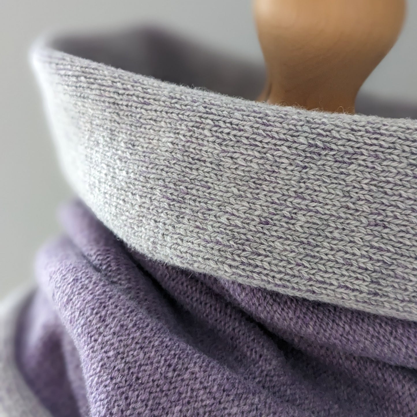 Reversible merino wool snood pale grey and lilac