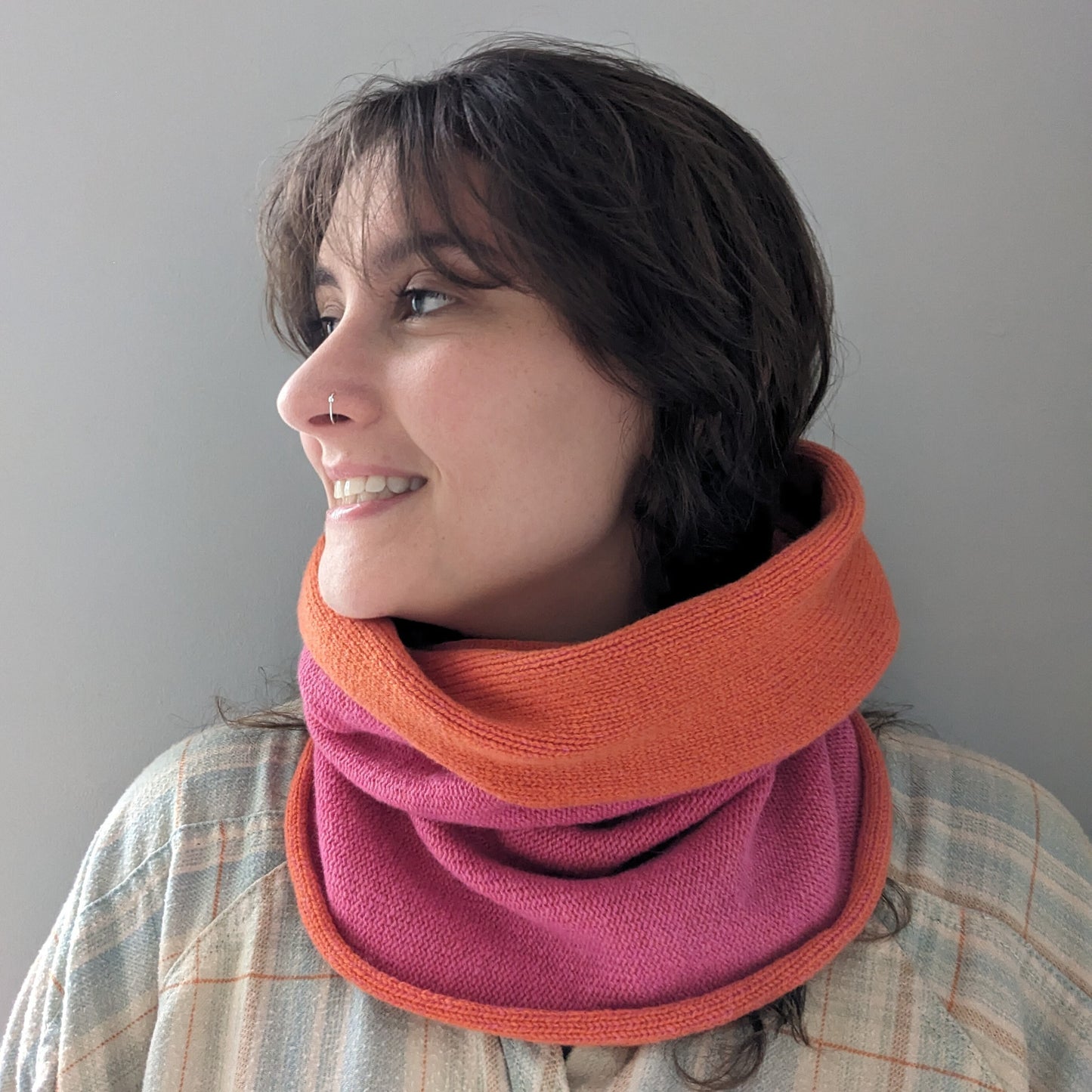 Reversible merino wool snood orange and bubblegum pink