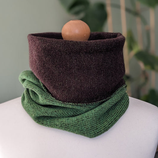 Reversible merino wool snood green and brown