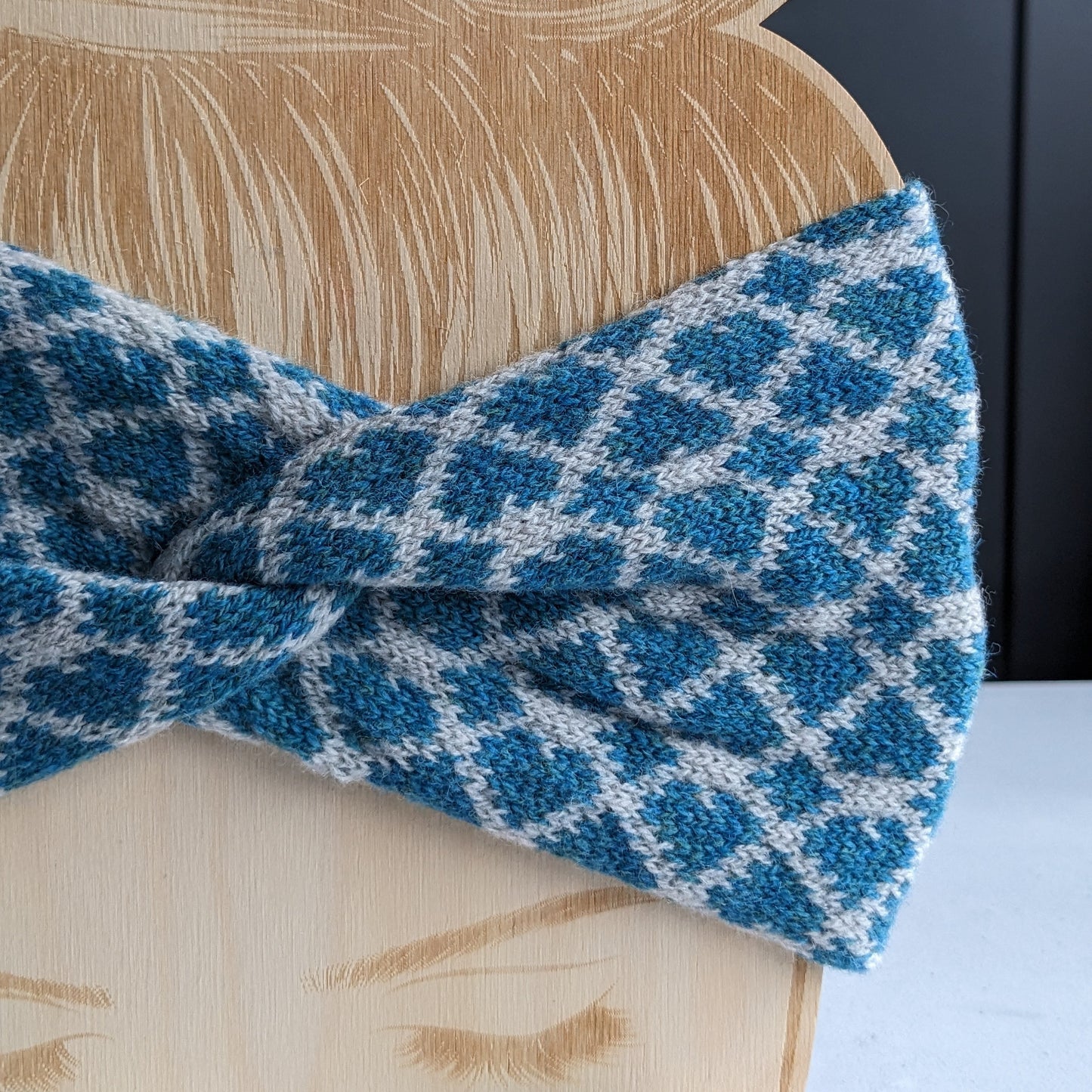 Merino wool ear warmer knitted headband pale grey with blue hearts